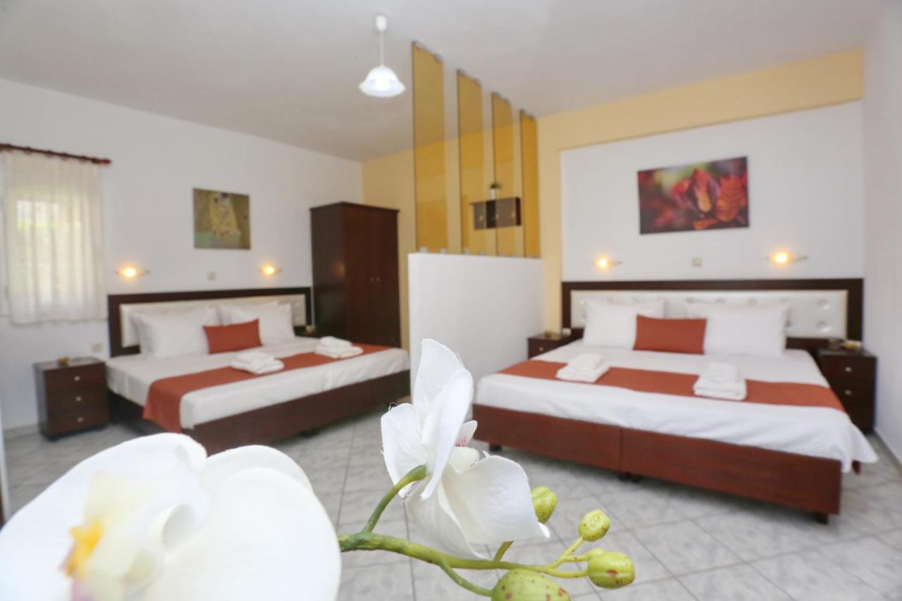 Magda Family Studio,1000396407:JPEG