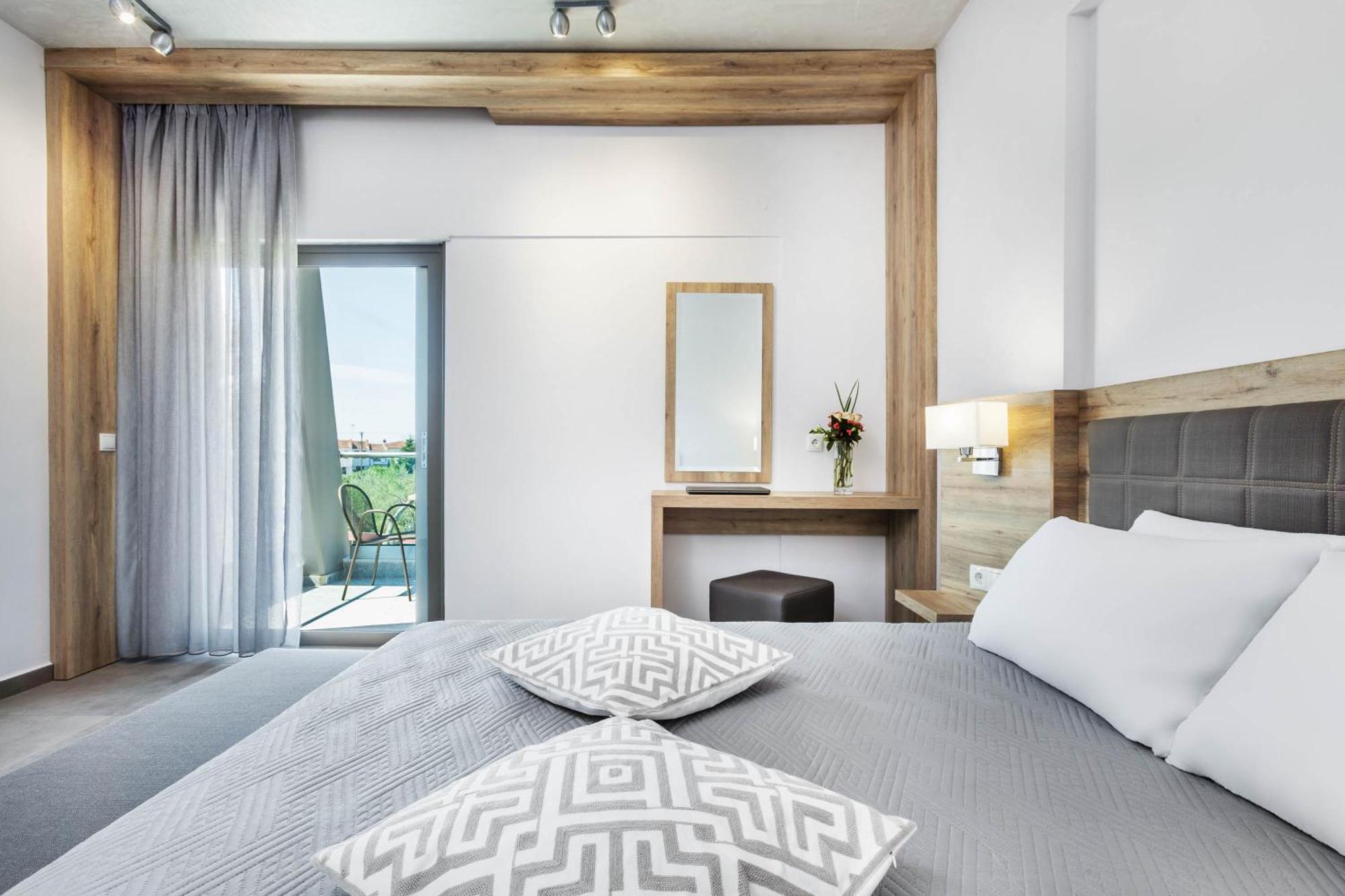 Deluxe Suite,1012677599:JPEG