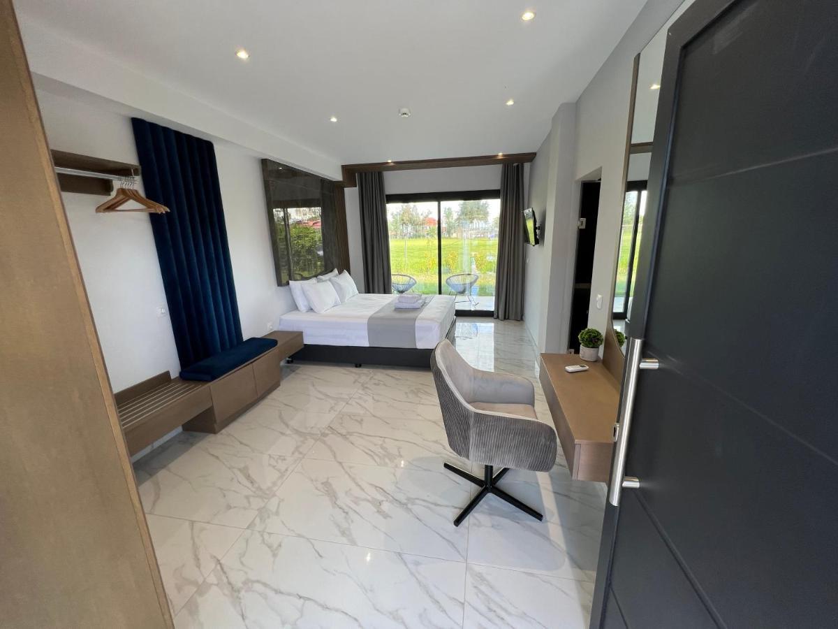 Deluxe Double Room with Balcony and Sea View