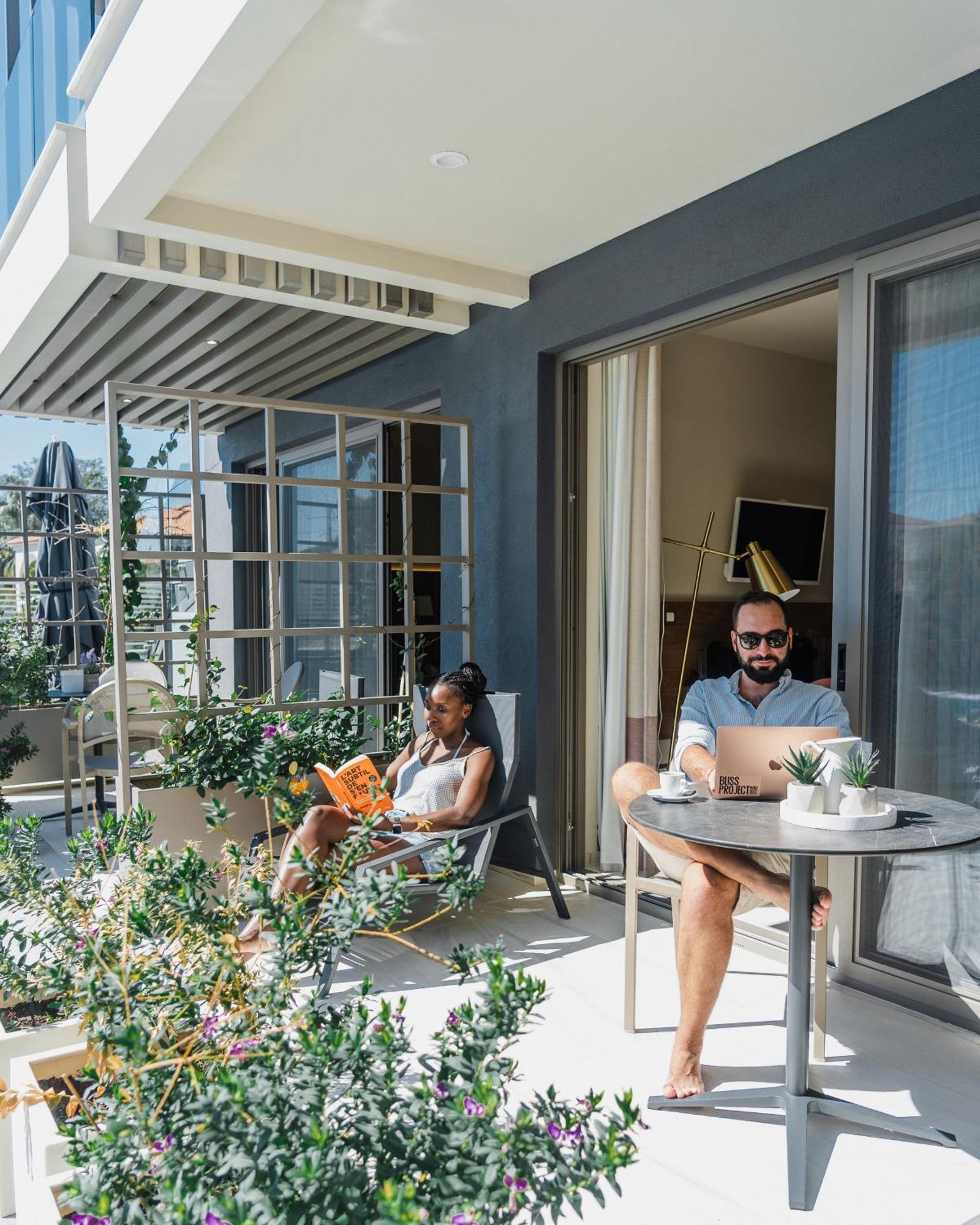 Deluxe Cozy Suite,1328283806:JPEG