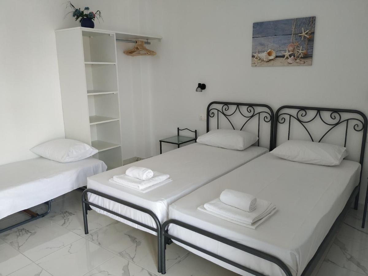 Standard Dreibettzimmer mit Meerblick