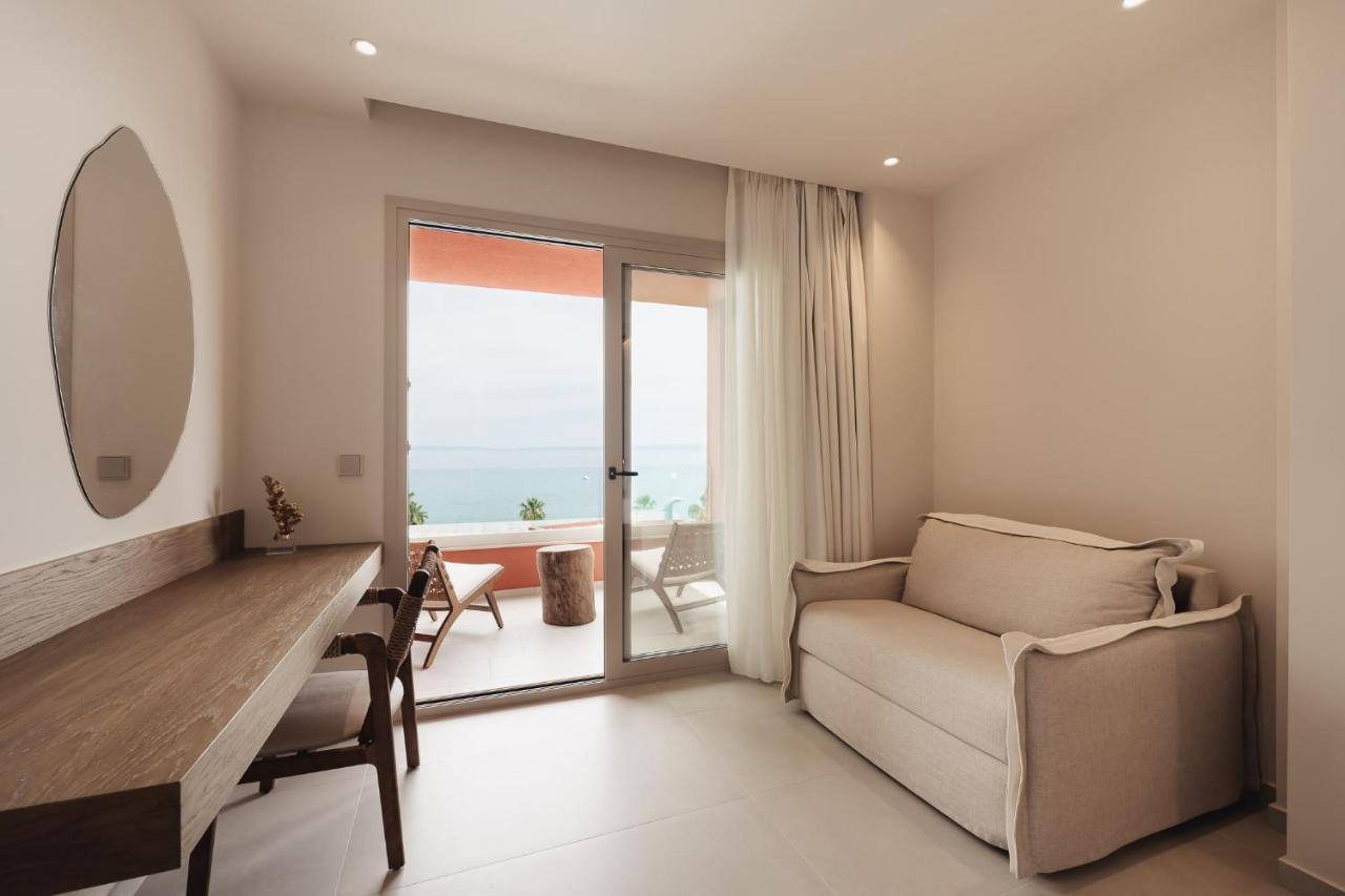 Deluxe Δίκλινο Δωμάτιο με Μπαλκόνι και θέα στη Θάλασσα