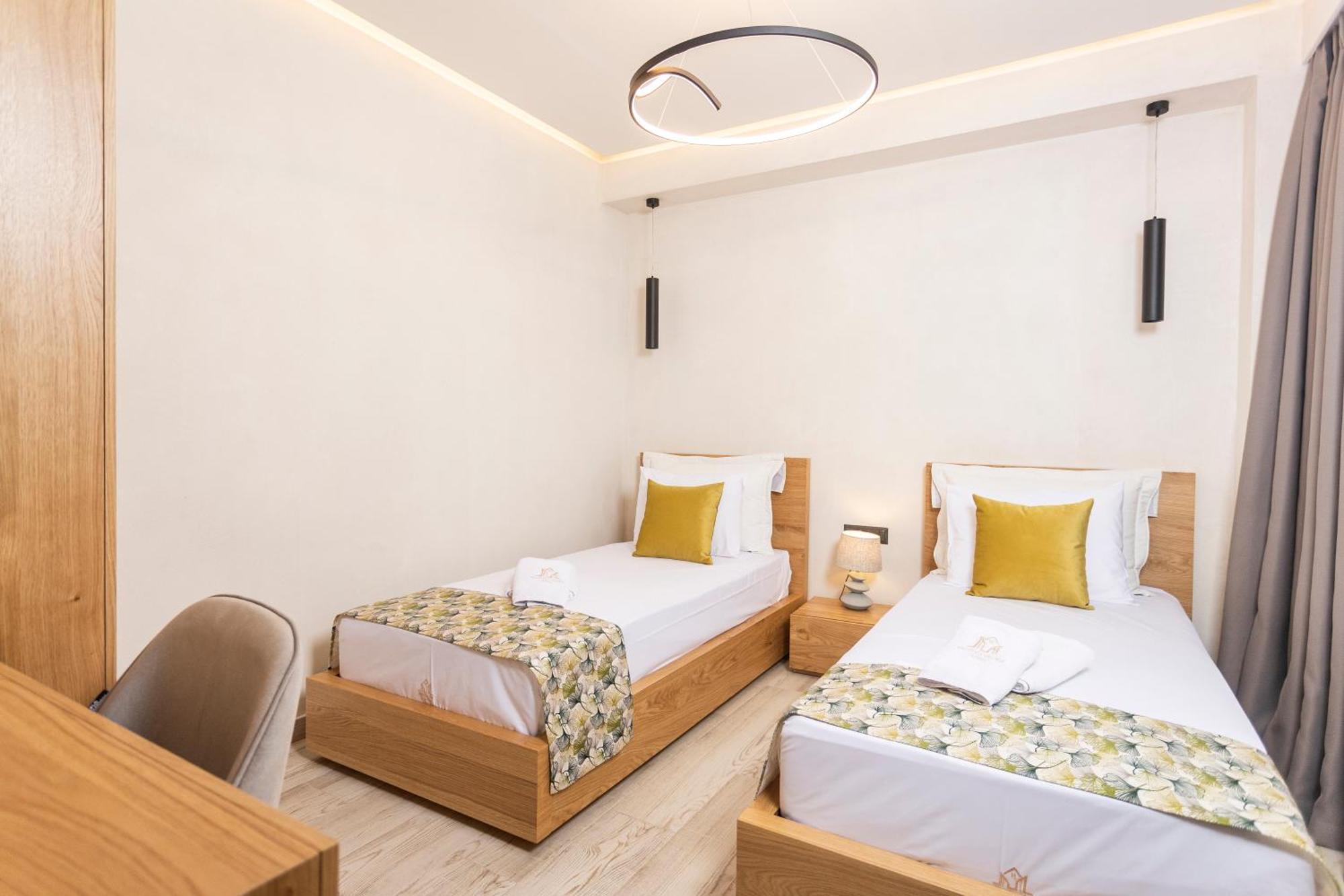 Deluxe Family Room,1555159036:JPEG