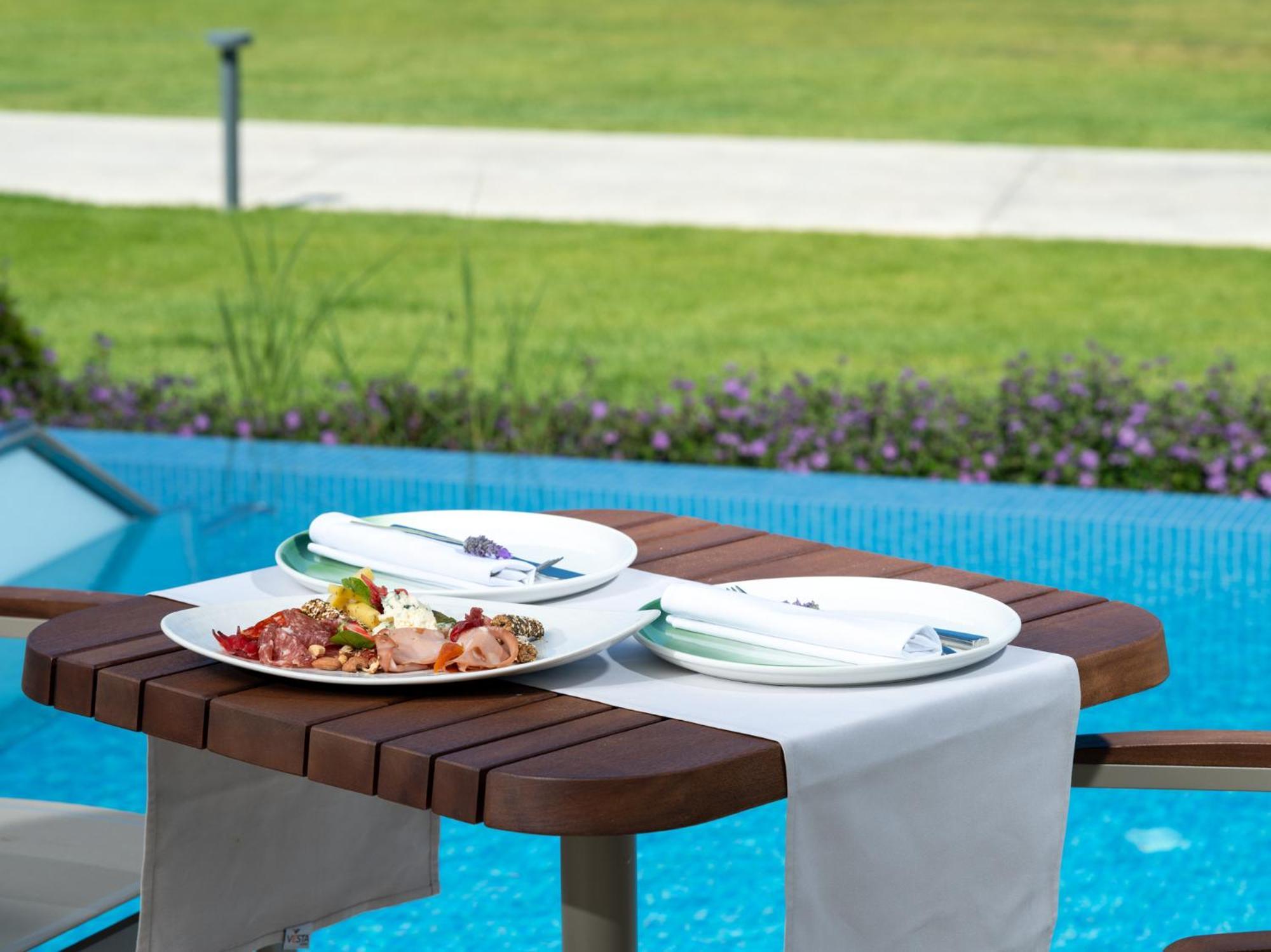 Deluxe Zimmer mit seitlichem Meerblick und eigenem Pool