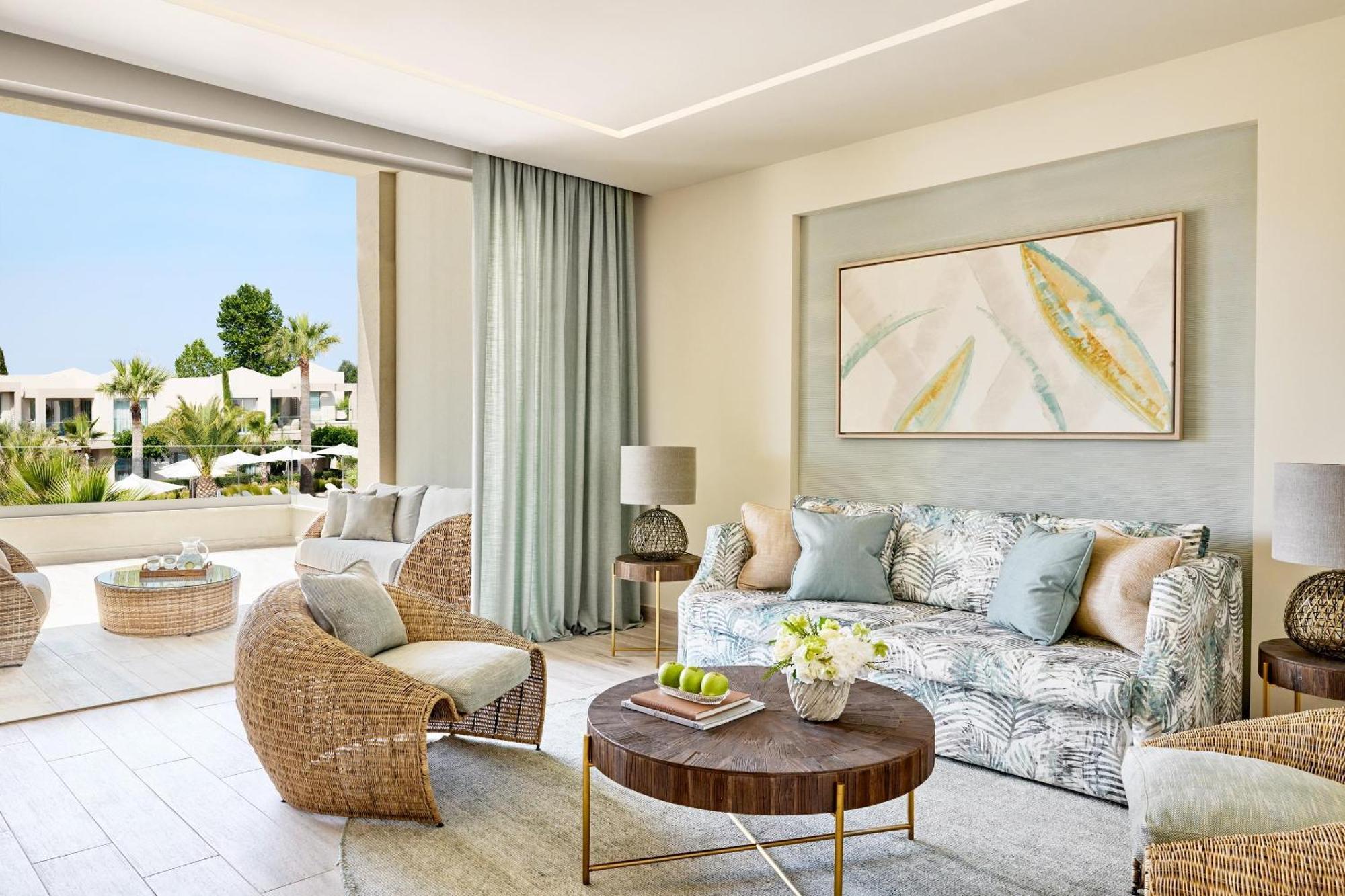 Suite mit 1 Schlafzimmer, großem Balkon und Poolblick
