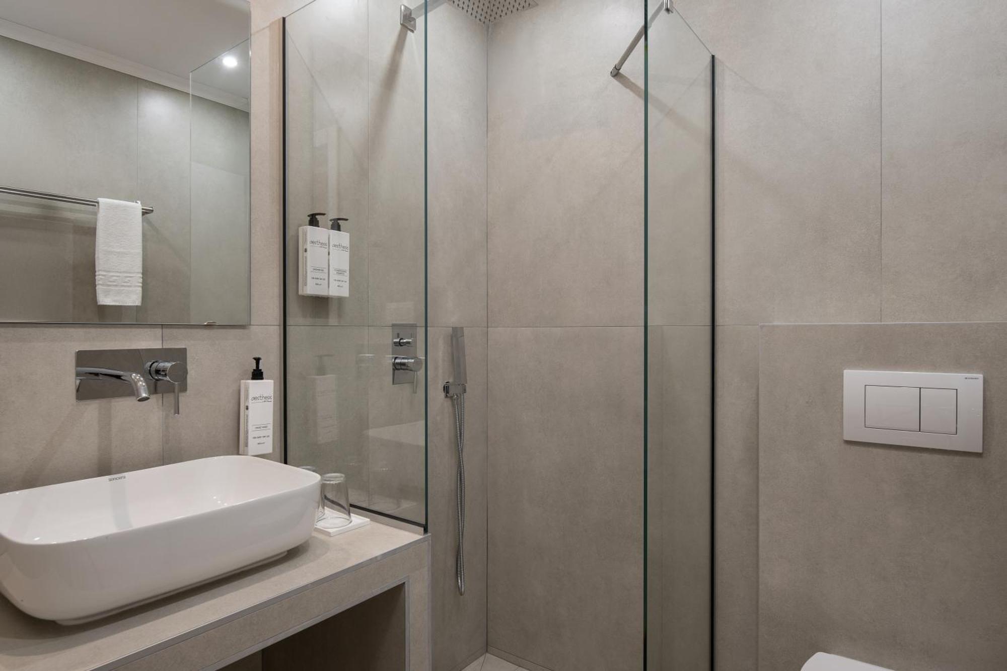 Quadruple Room,1673939170:JPEG