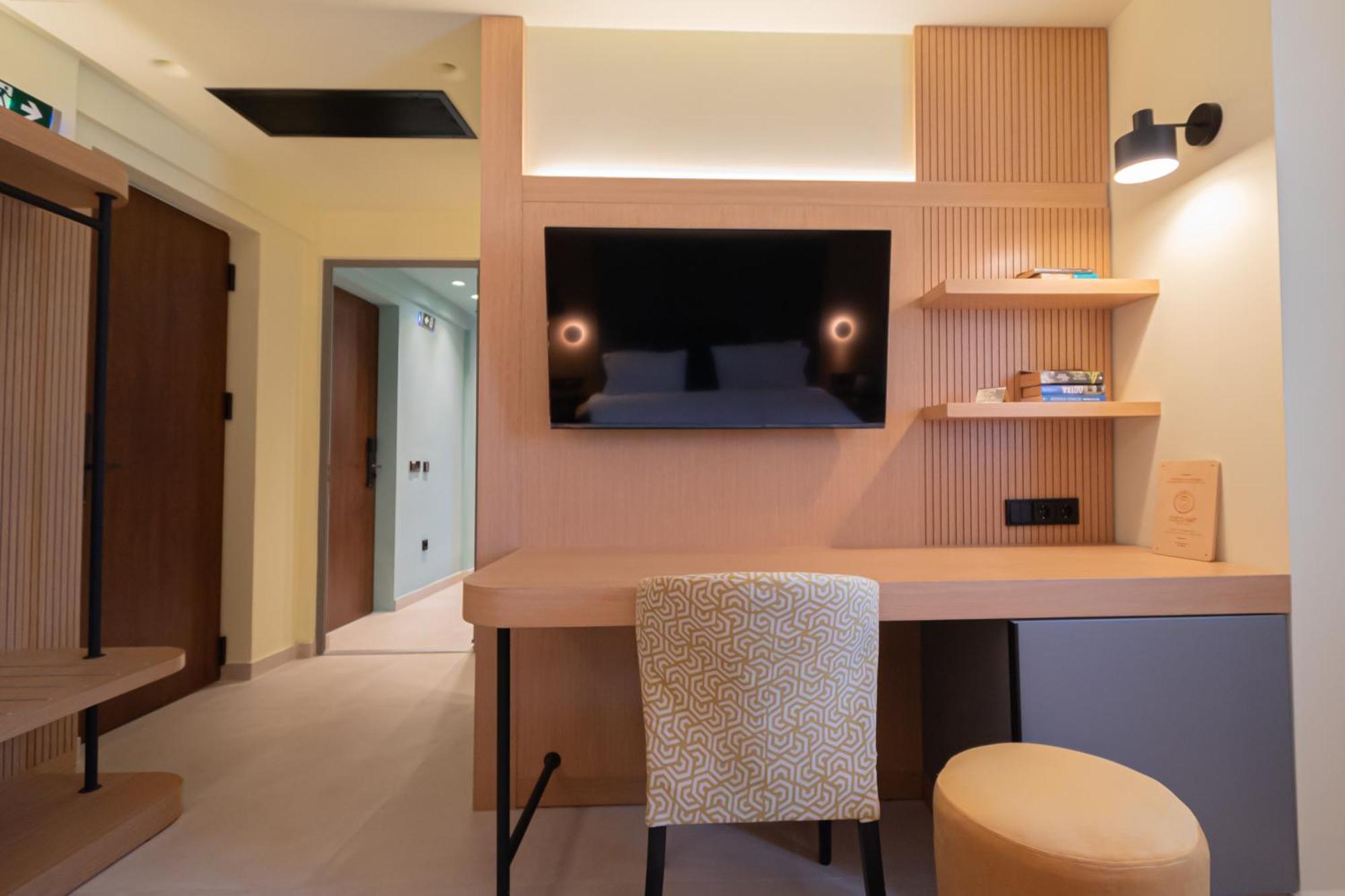 Two-Bedroom Deluxe Apartment with Balcony,1679565603:JPEG