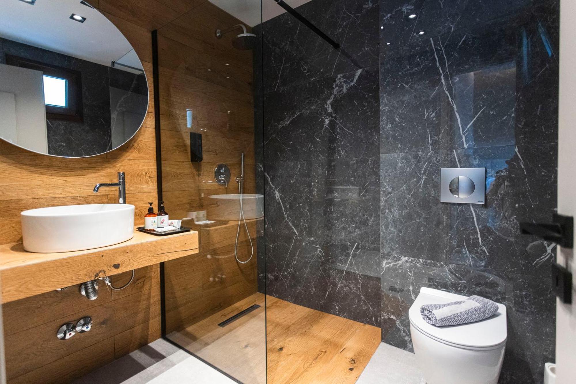 Deluxe Family Suite
