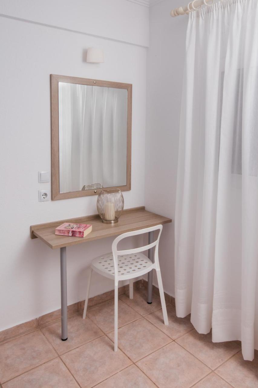 Two-Bedroom Apartment,768327607:JPEG