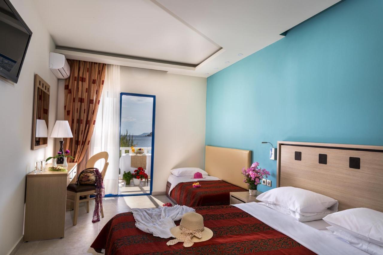 Triple Room,695860233:JPEG