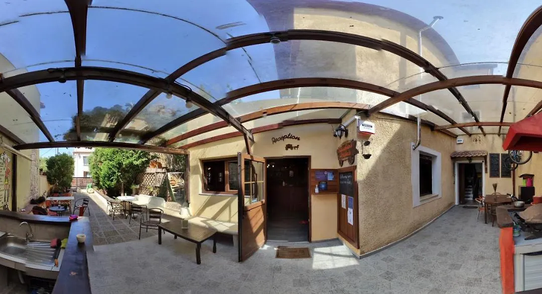 Studios Arabas-1