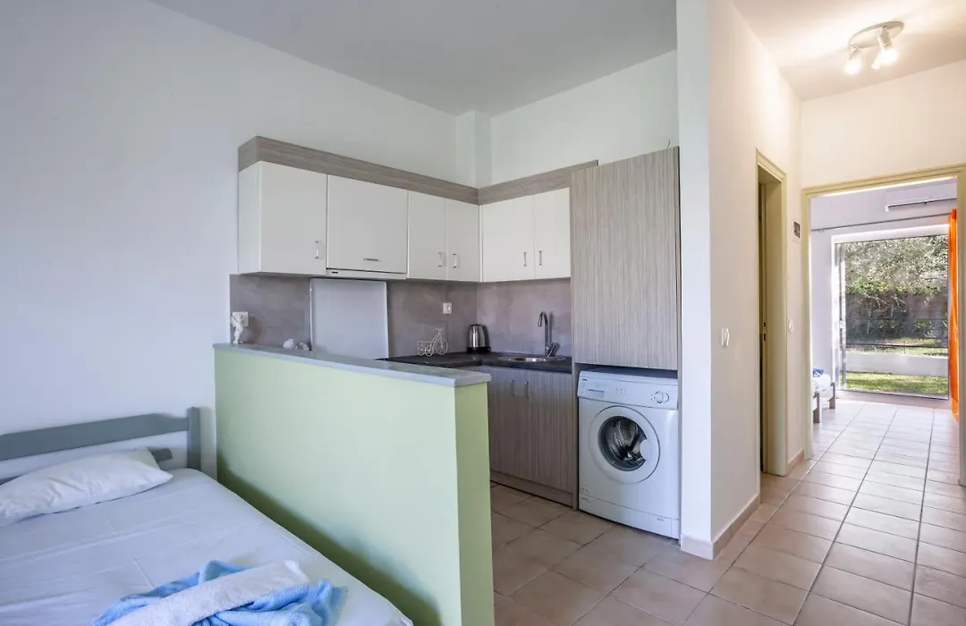 Akrotiri Summer Apartments-1