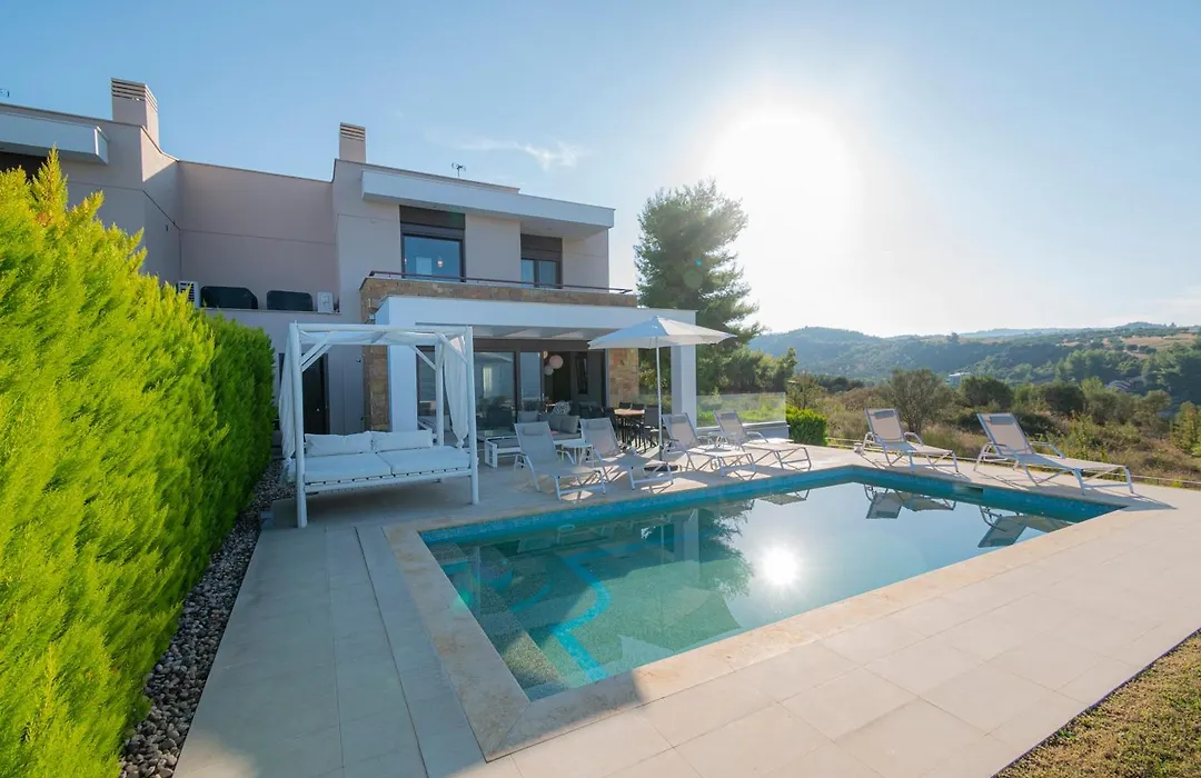 Bellevue Villas With Private Pool-1