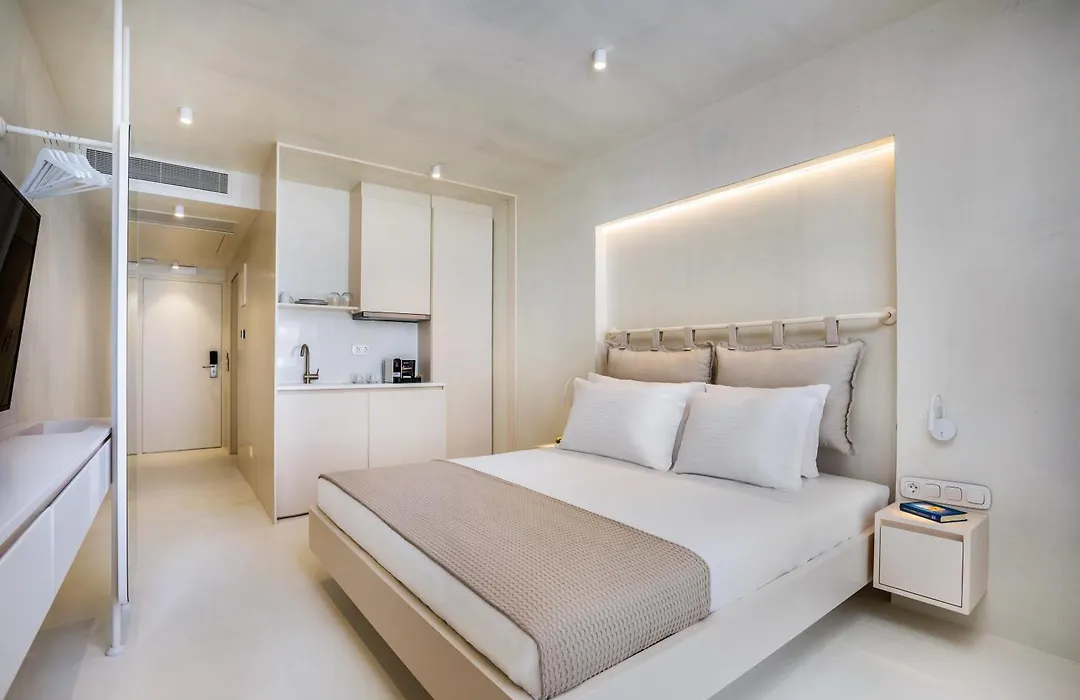 Cocoοns Suites & Villas Fourka-1