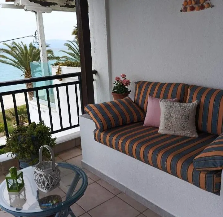 Cozy Maisonette In Pefkochori Chalkidiki-1