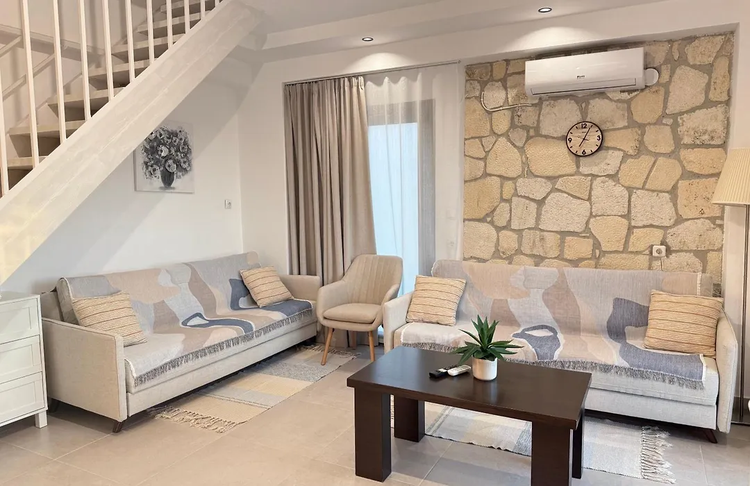 Delight House'S-1
