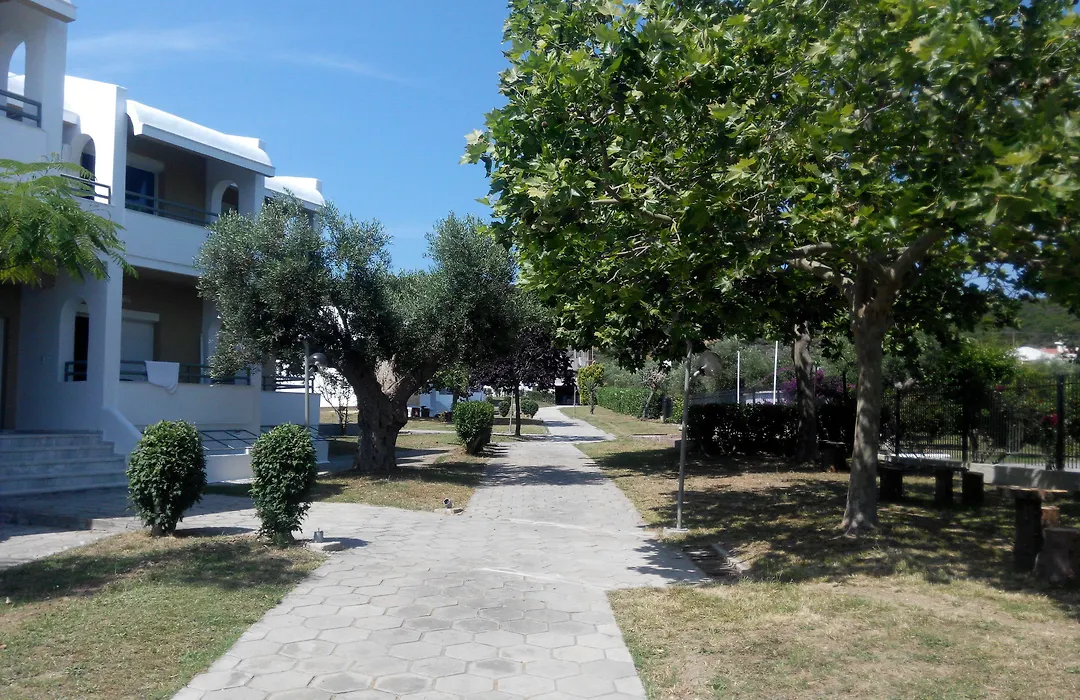 Skion Palace Beach Hotel-Bungalows & Boutique Hotel-1