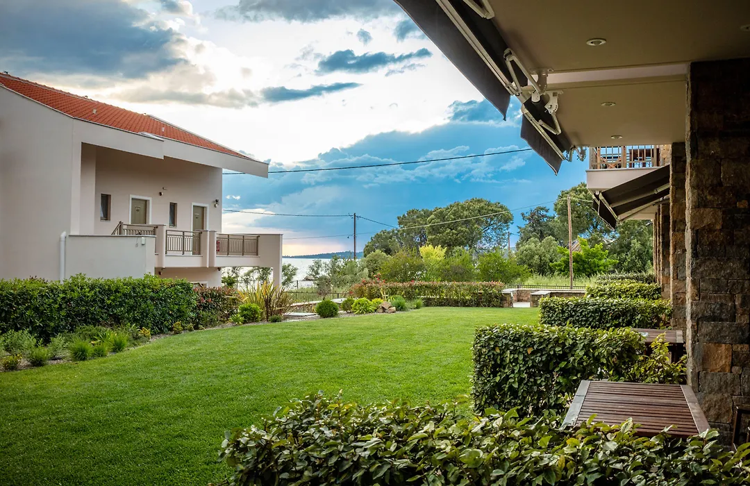 Royalty Suites Seaside-1
