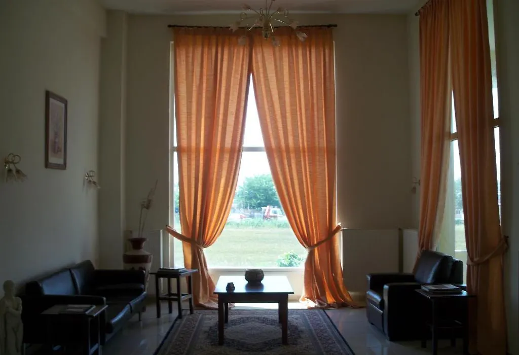 Life Hotel-1