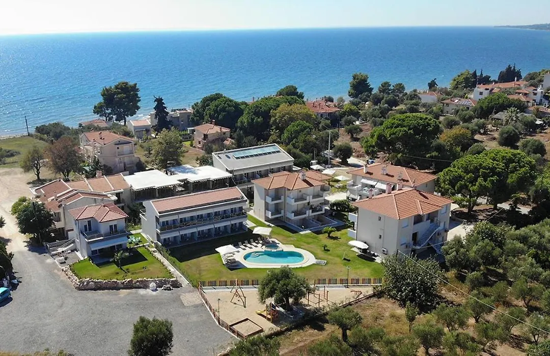 Finikas Garden Beach Resort Nikiti-1