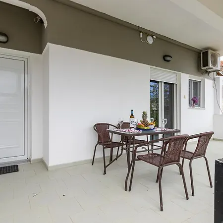 Villa Vardakas Pefkochori-2