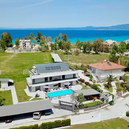 V Luxury Suites-2