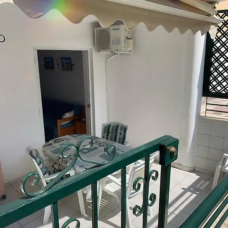 Nice Homely 2-Bedroom Apartment Close To The Beach-3