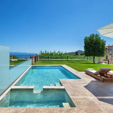Sunny Villas And Spa-3