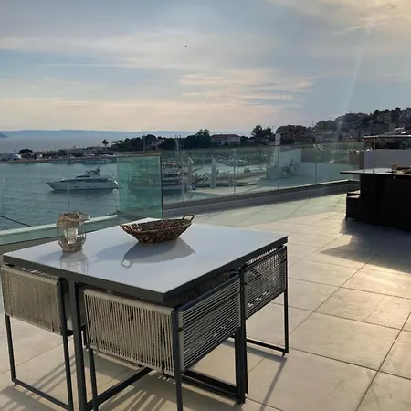 Wide Blue Luxury Boutique Suites-2