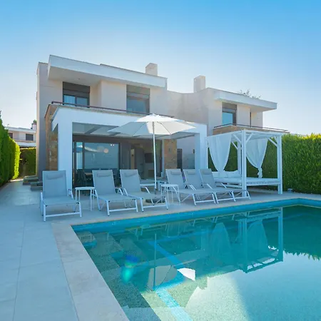 Bellevue Villas With Private Pool-3