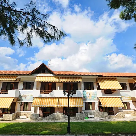 Haus Platanos Apartments & Bungalows By The Sea-2