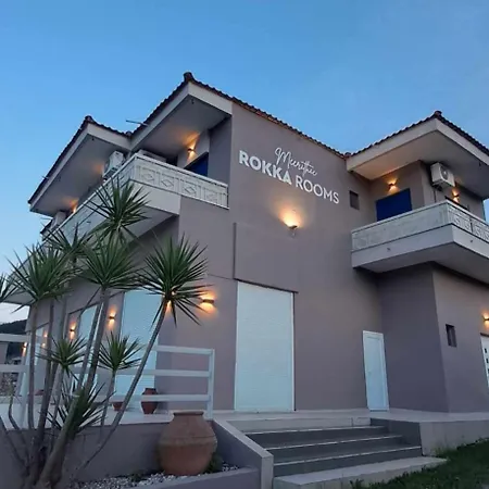 Meerithic Rokka Rooms-3