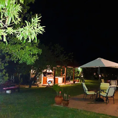 Deres Apartments-3