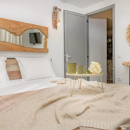Meltemi Luxury Apartments-3