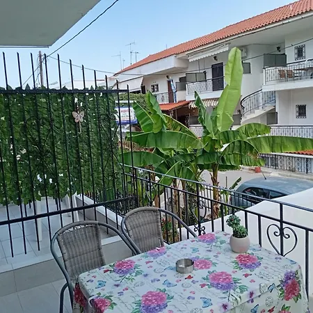 Vangeli'S Garden House-3