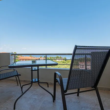 Calua Seaview Rooms-2
