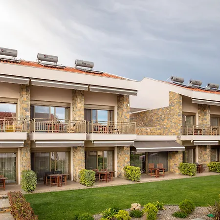 Royalty Suites Seaside-3