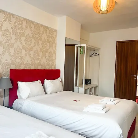 City Plaza Apartments & Rooms-3