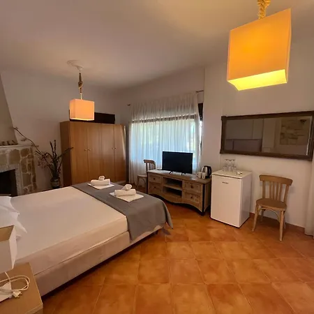 The Beach House - Apartments & Studios (Adults Only)-3