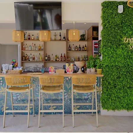 Hotel Tropical-3