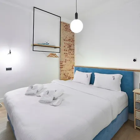 The Maroon Bottle Hotel-3