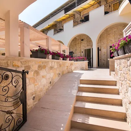 Neikos Mediterraneo Luxury Suites-3