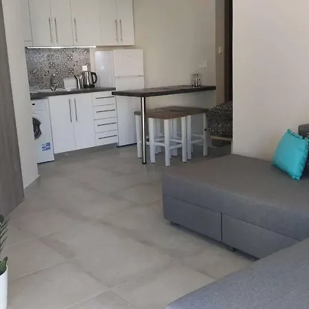 Happy Anchor Apartments-3