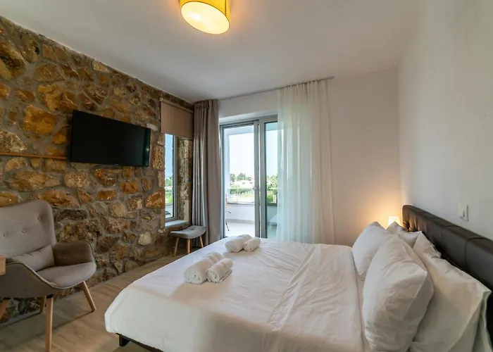 Pet friendly Achinos Luxury Accomodation- Pefkochori Chalkidiki