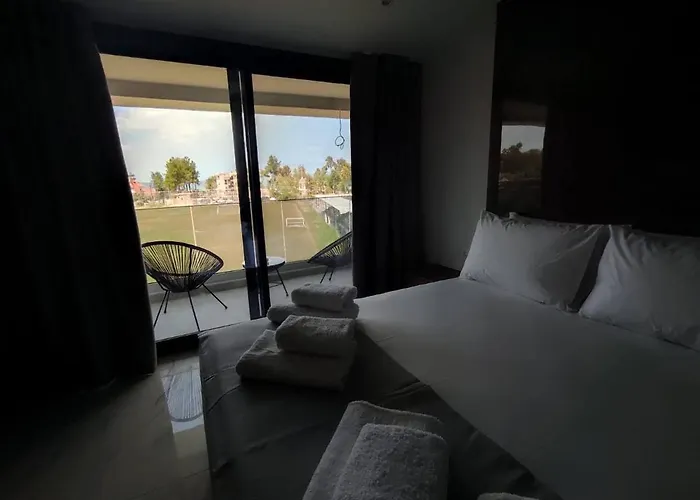 V Luxury Suites Pefkochori