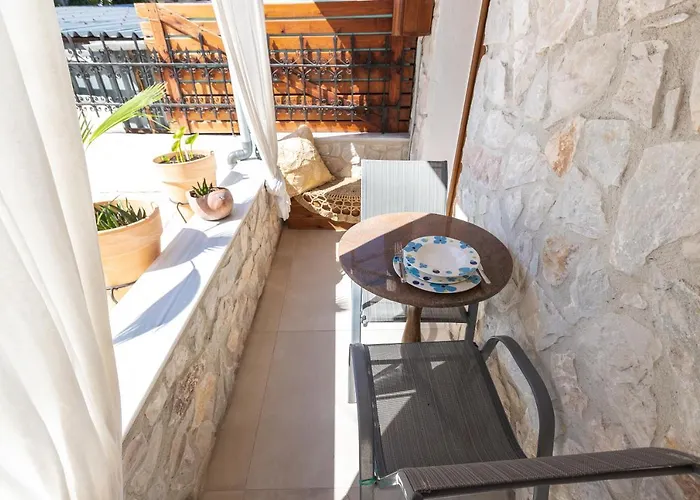 Nymphes House Pefkochori Villa