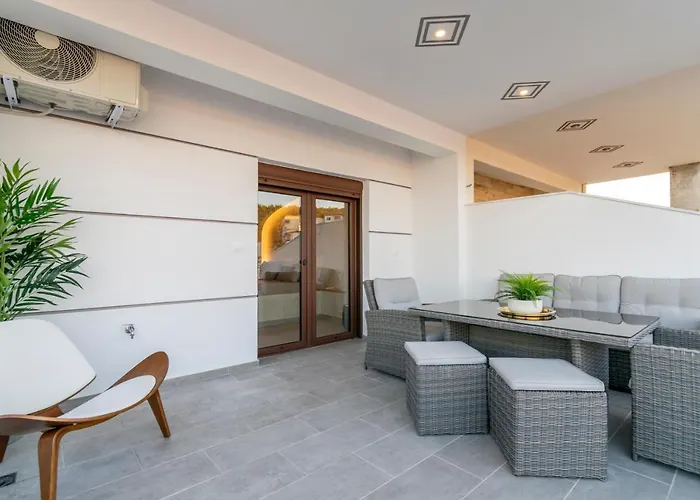 Iosif Suites Néos Marmarás