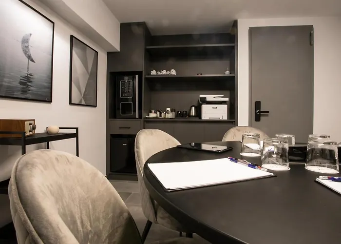 White Trilogy Bed & Breakfast Thessaloniki