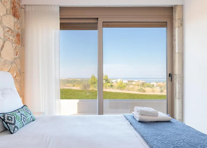 Anna Mare Luxury Apartments Áfitos