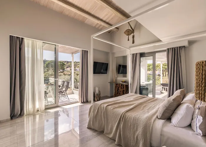 Hotels in Pefkochori